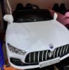صورة سيارة Maserati للأطفال مع مقعدين مريحين